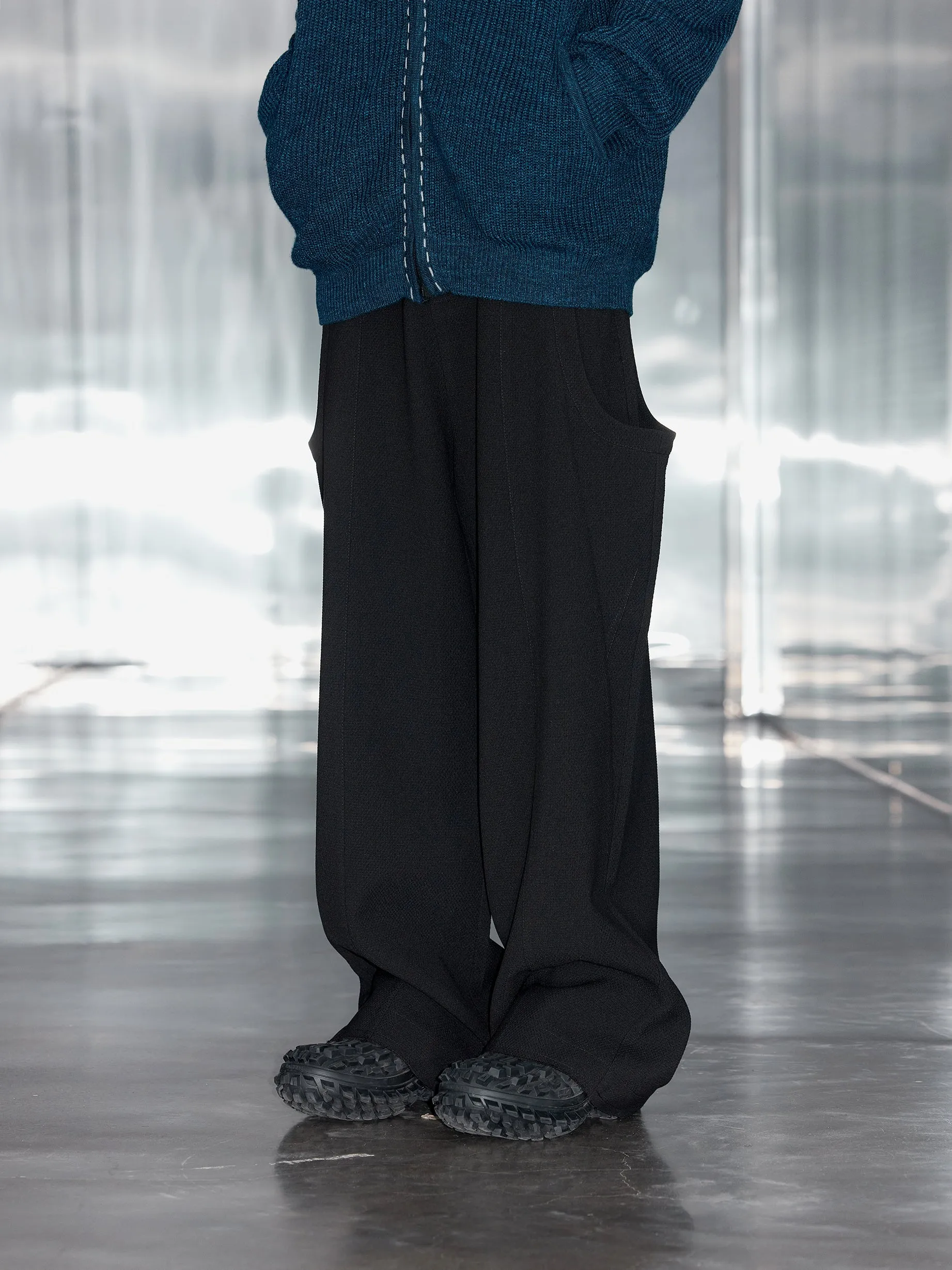 Large pockets Cut-out design Casual pants